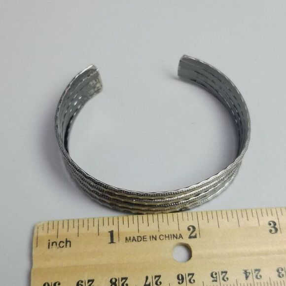 Vintage Silver Tone Layered Cuff Bangle Bracelet, Textured Design, Estate - Picture 5 of 7